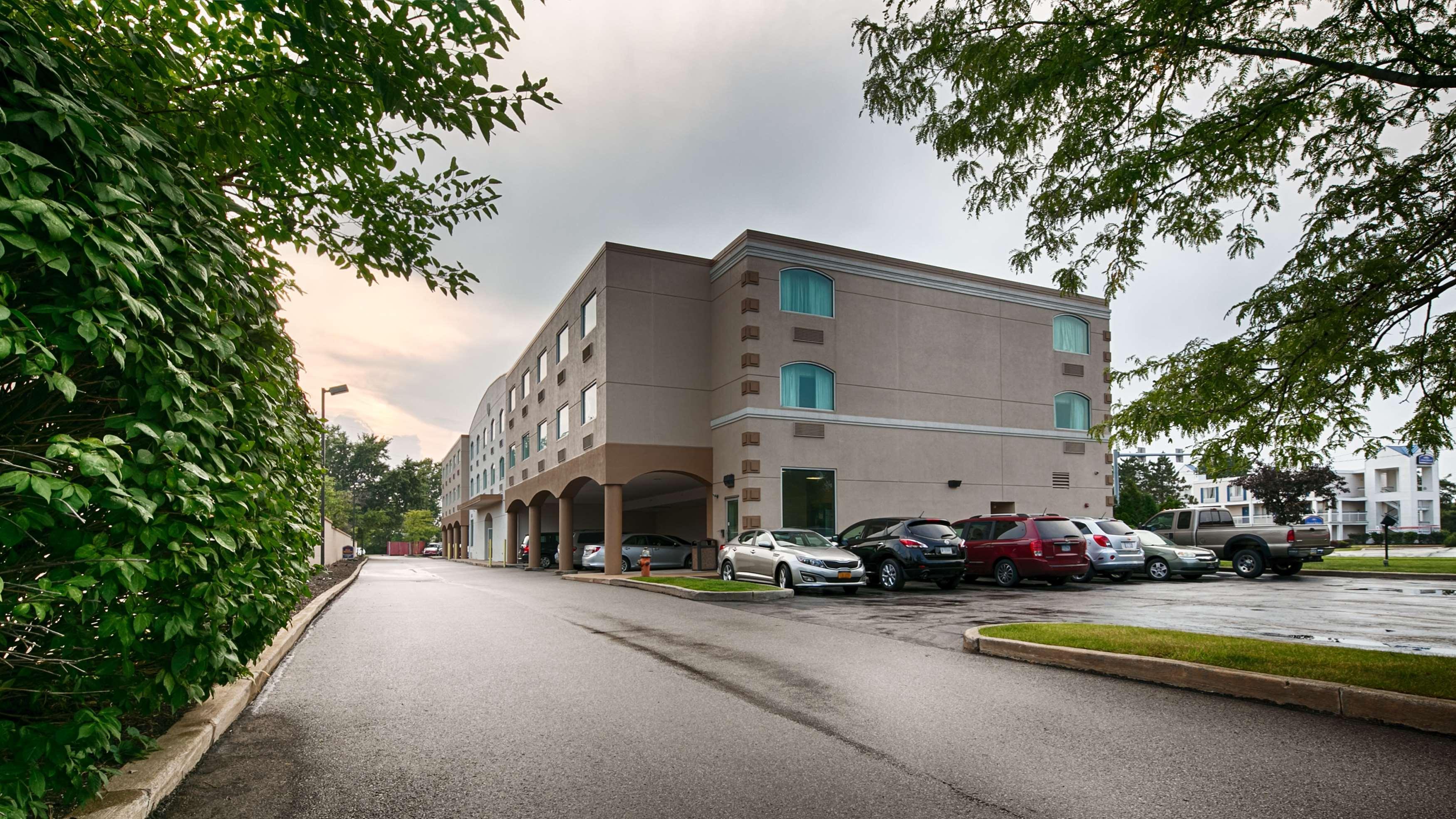 Best Western Airport Inn & Suites Cleveland Brook Park Extérieur photo