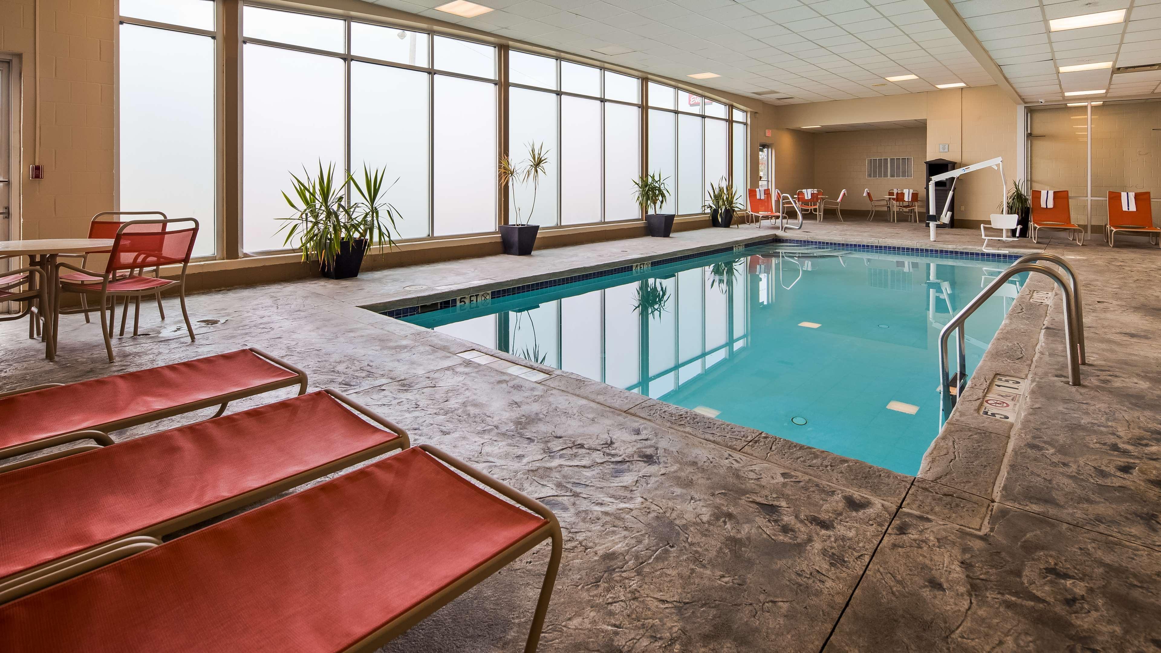 Best Western Airport Inn & Suites Cleveland Brook Park Extérieur photo