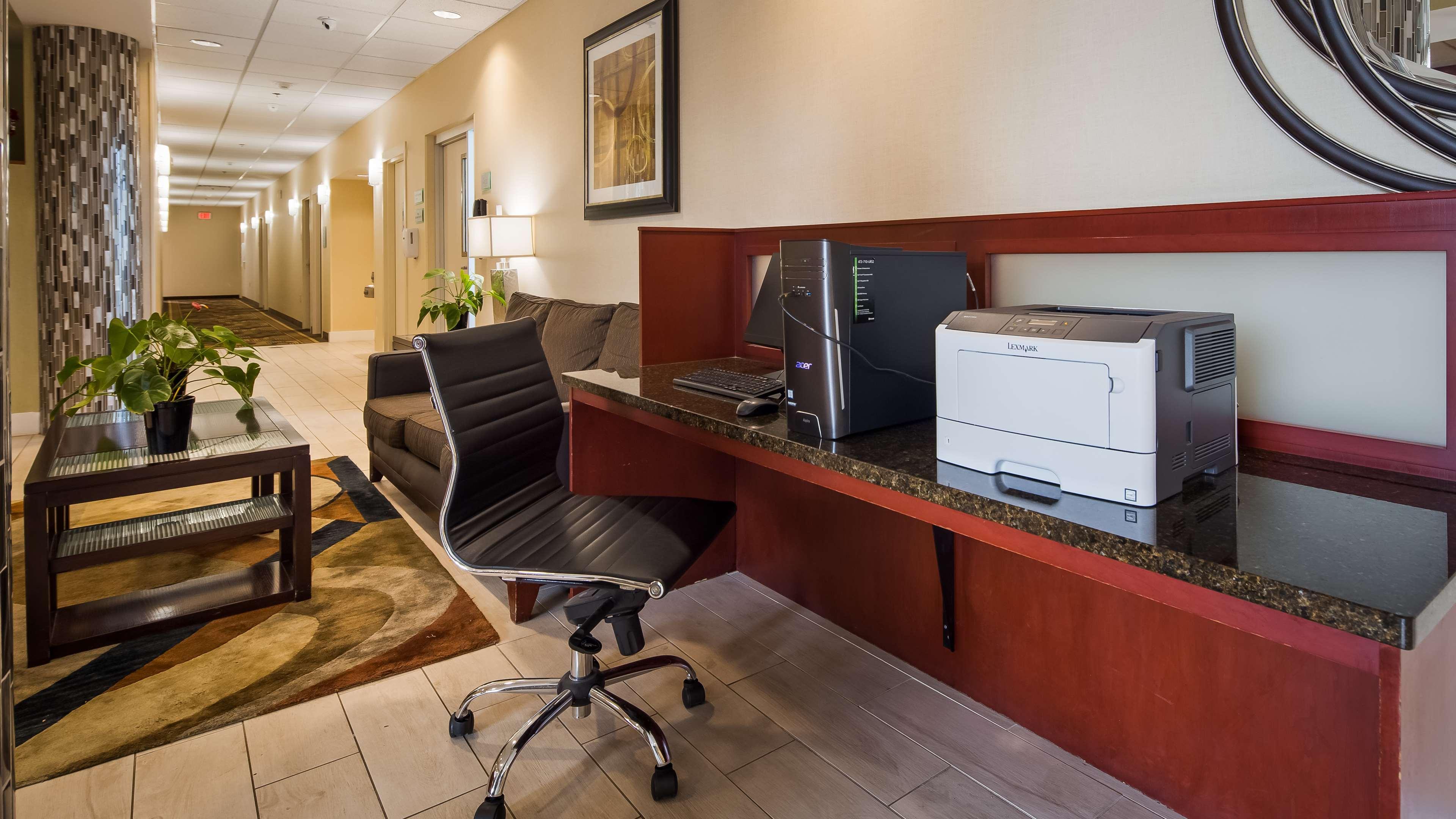Best Western Airport Inn & Suites Cleveland Brook Park Extérieur photo